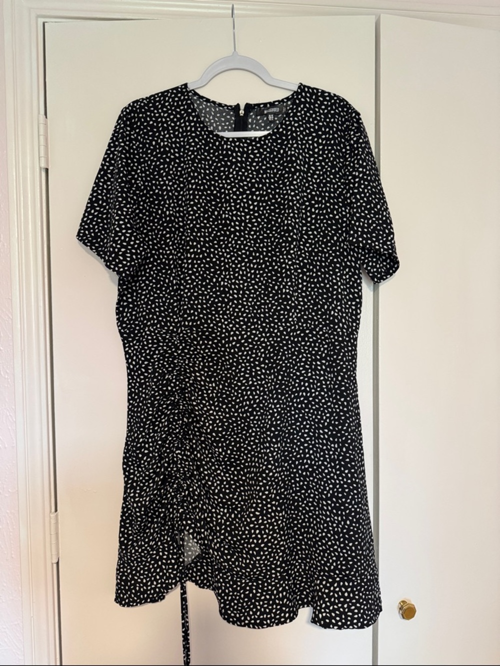 Mini Dress Ruched Ruffle Short Sleeve Geometric Black and White Dress Size 14